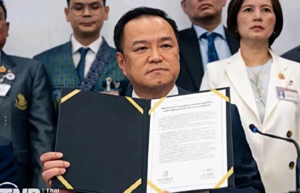 长宏网 突发！泰国前总理他信深夜乘机飞新加坡，揭露大选关键信号？！更多细节曝光
