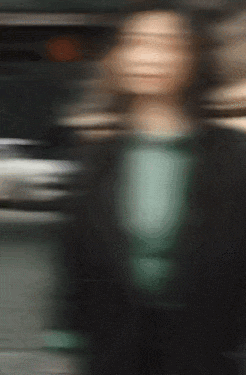 车优配 蒋欣新剧瘦了15斤太惊艳了吧！穿搭都好好看，灰色大衣+条纹衫，高智姐感太气质了吧！